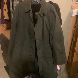 Mens vintage London Fog coat all buttons, black lining unzips